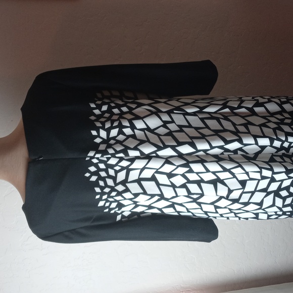 Chick's Dress - Picture 4 of 6